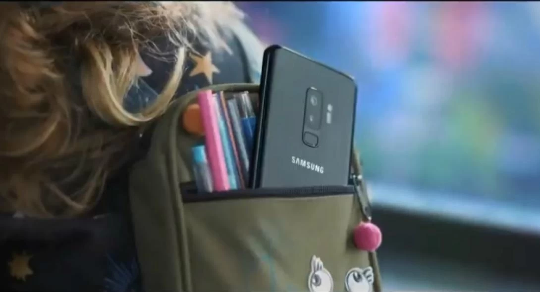 Galaxy F: Το αναδιπλούμενο κινητό της Samsung αποκαλύπτεται… κατά λάθος (βίντεο)